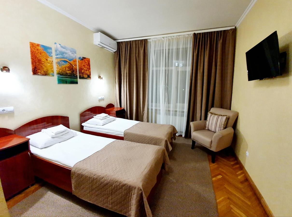 Hotel Sluch Starokostyantyniv Extérieur photo