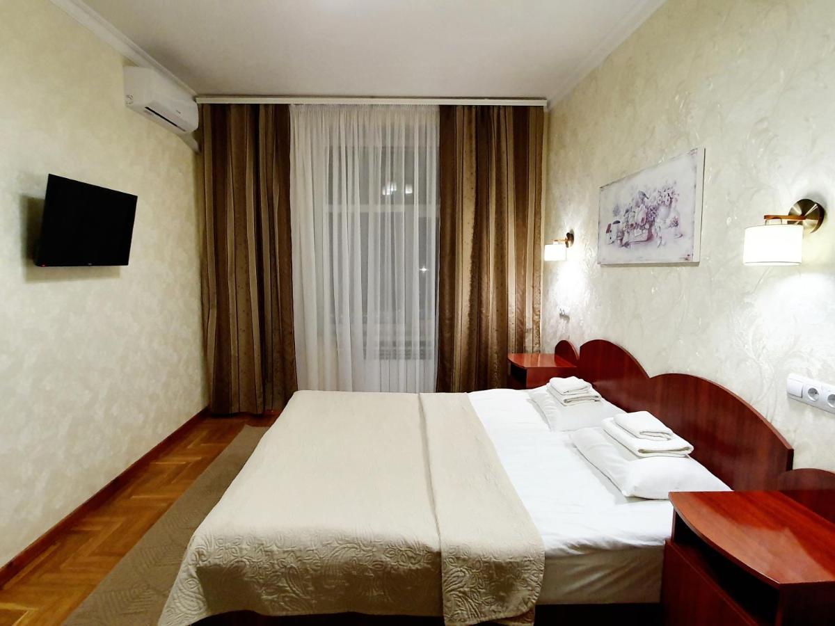 Hotel Sluch Starokostyantyniv Chambre photo