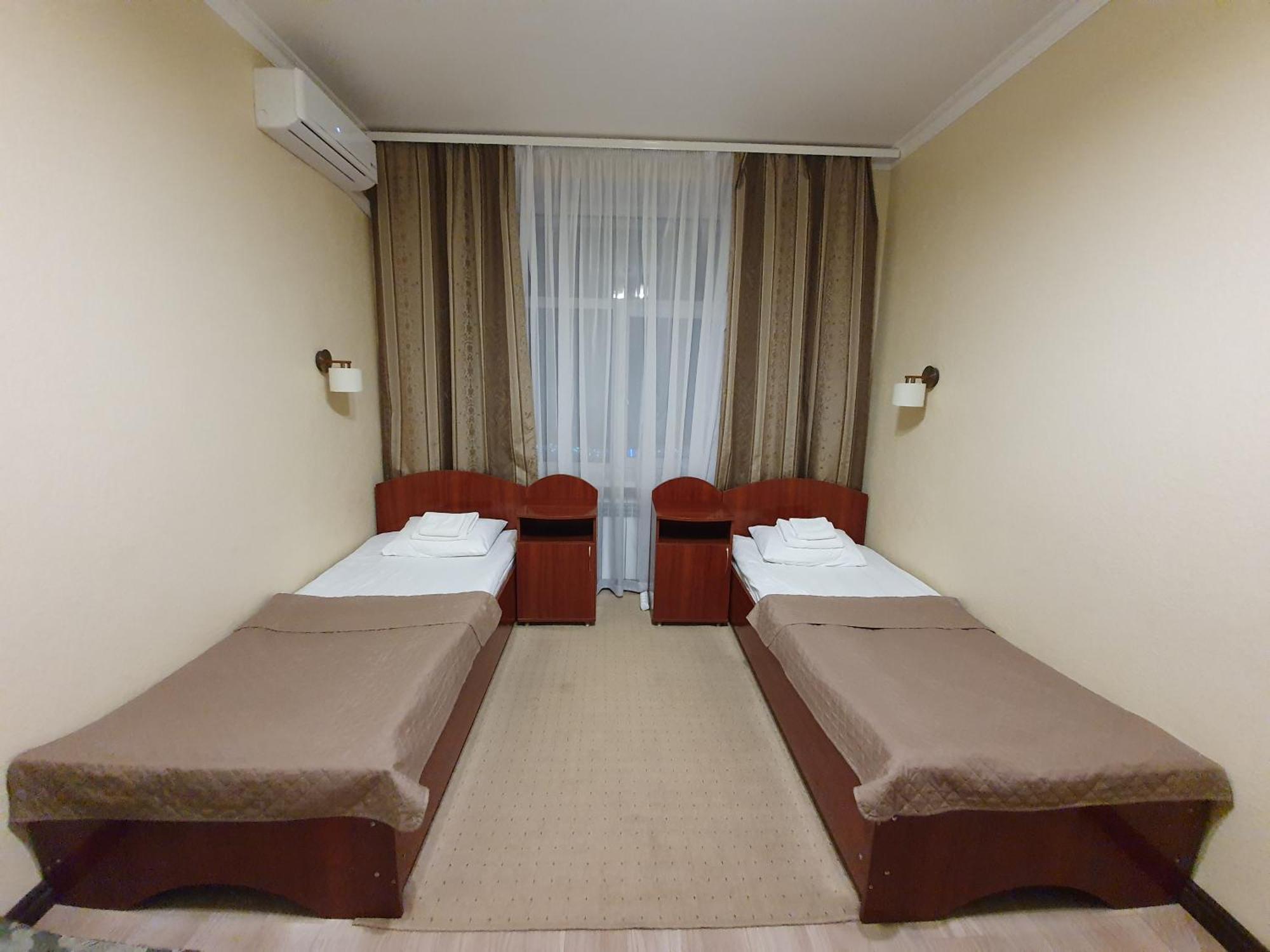 Hotel Sluch Starokostyantyniv Chambre photo