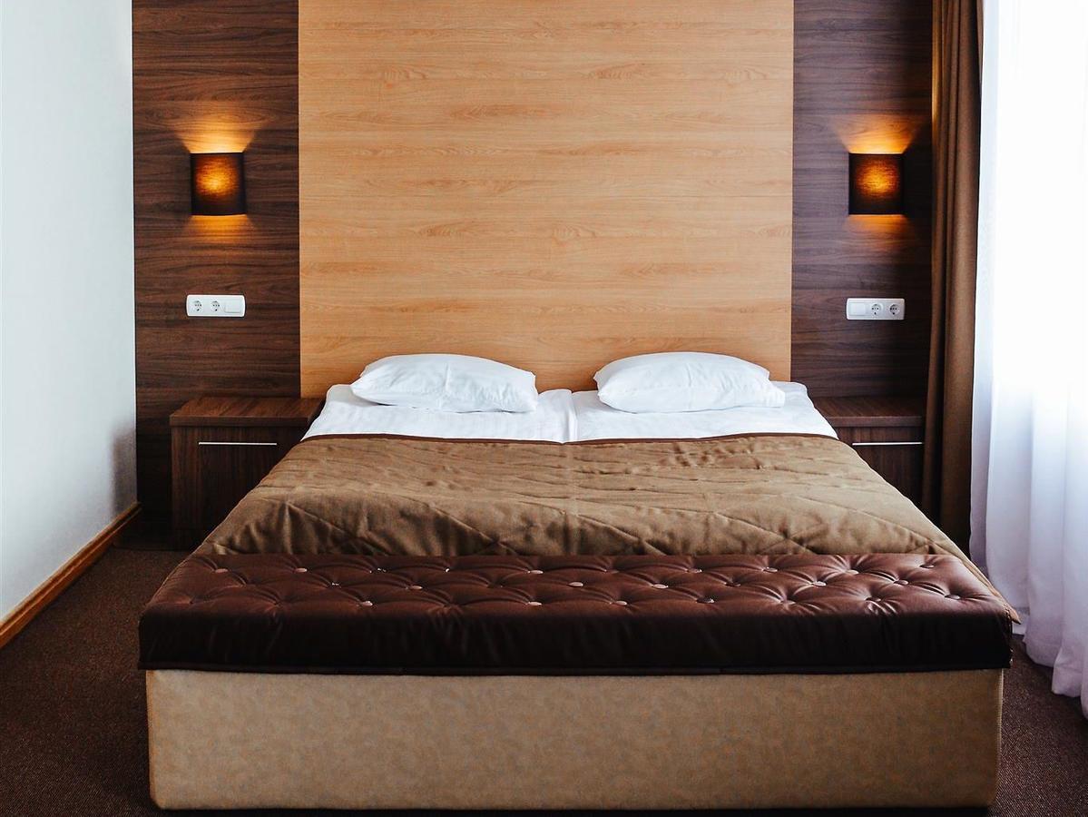 Hotel Sluch Starokostyantyniv Extérieur photo